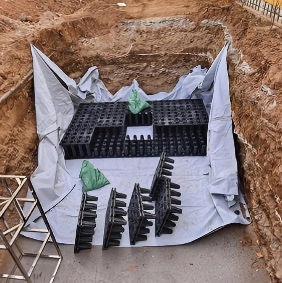 Rainwater storage system protects urban rivers